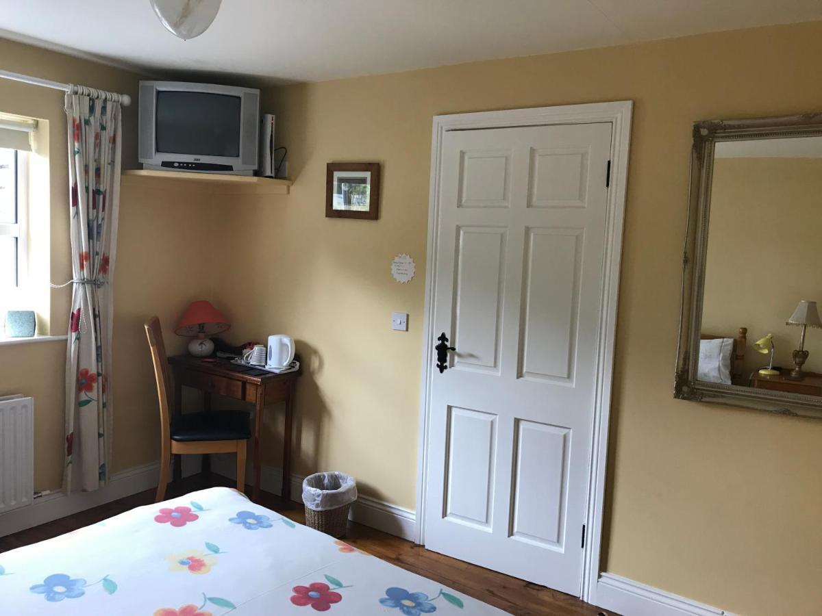 Teac Seain Bar & Bnb Anascaul Екстериор снимка