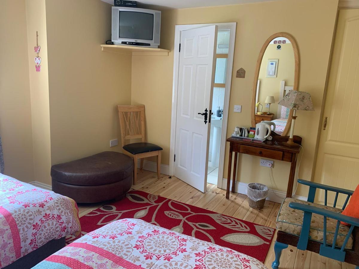 Teac Seain Bar & Bnb Anascaul Екстериор снимка